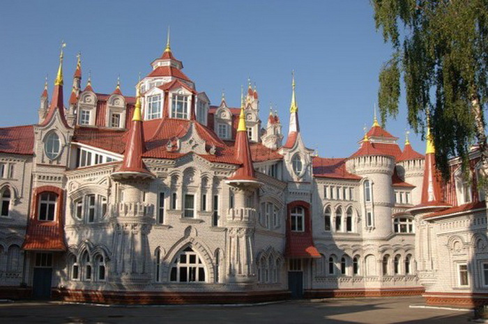 Обыкновенное чудо: школа-дворец в Йошкар-Оле (Россия)