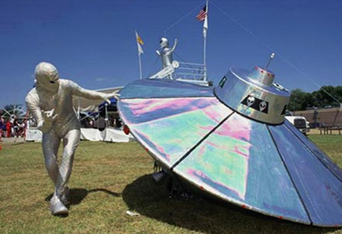 Космические пришельцы на фестивале Roswell UFO Festival