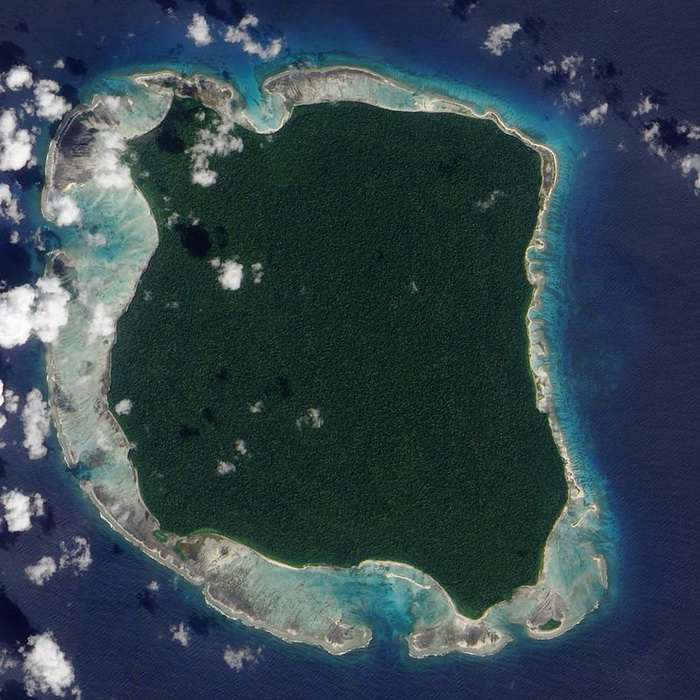 Изолированный остров в Бенгальском заливе, на котором проживают сентинельцы.