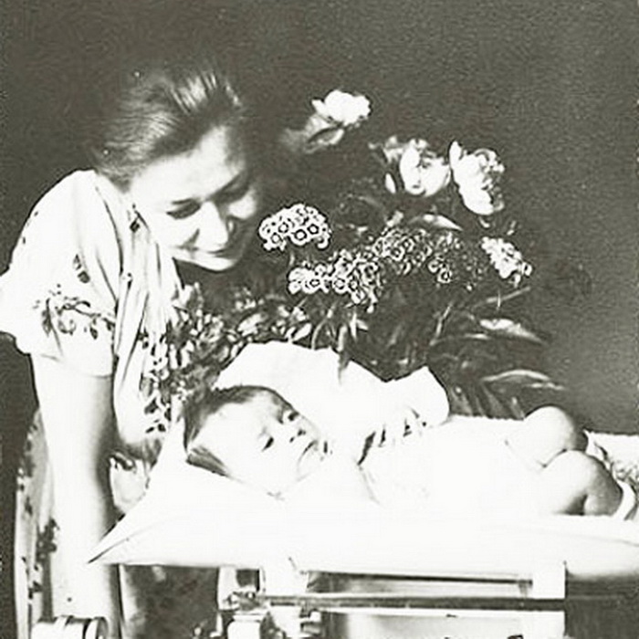 Валентина Серова с дочерью Машей