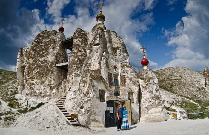 Свято-Спасский монастырь в Воронежской области (Россия)