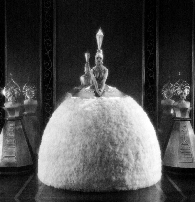 Костюм для фильма *Яркие огни* Роберта Леонарда, 1925 г.