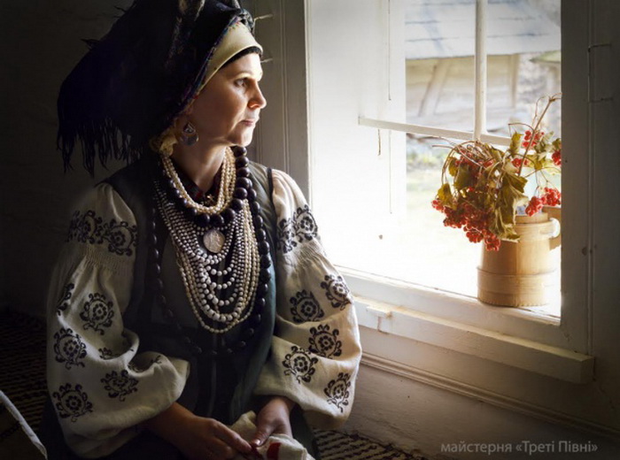 Фантастически красивые фотографии украинок в проекте мастерской Треті півні