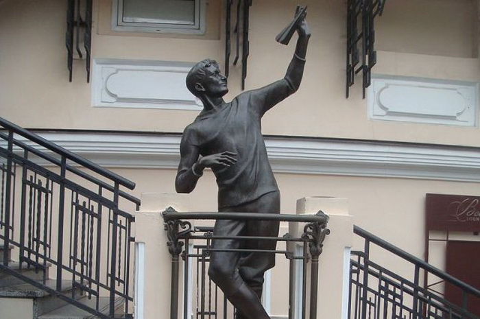 Памятник Сергею Уточкину в Одессе