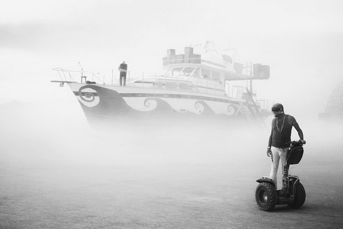 Сюрреалистические фотографии с фестиваля Burning Man от Виктора Хабчи (Victor Habchy)