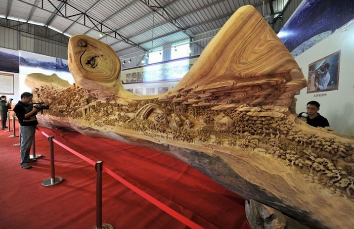12-метровая деревянная скульптура от Zheng Chunhui