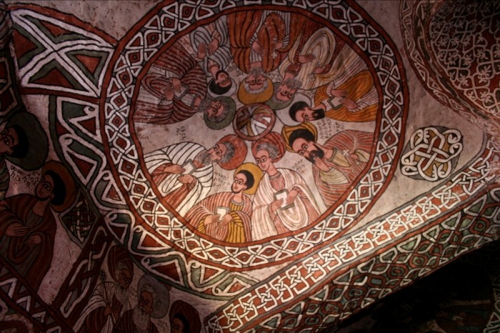 Фрески, украшающие потолок церкви Абуна Йемата.