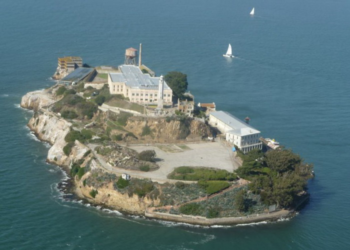 Знаменитая военная тюрьма Алькатрас в Сан-Франциско