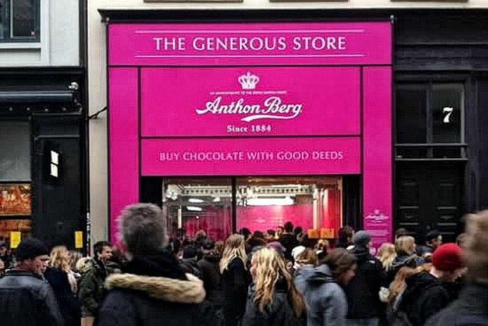 В магазине шоколада Anthon Berg нет отбоя от покупателей