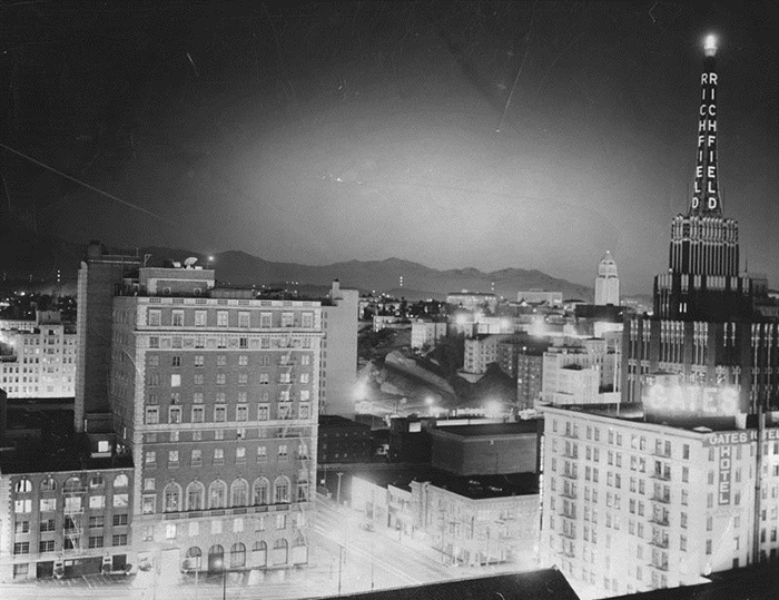 Наблюдение за атомным взрывом с крыши гостиницы Статлер. 7 марта 1955 года