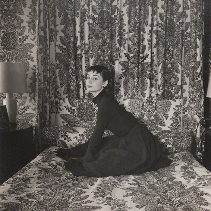 Раритетные фотопортреты Одри Хепбёрн. Фотограф Сесил Битон, 1954 г.