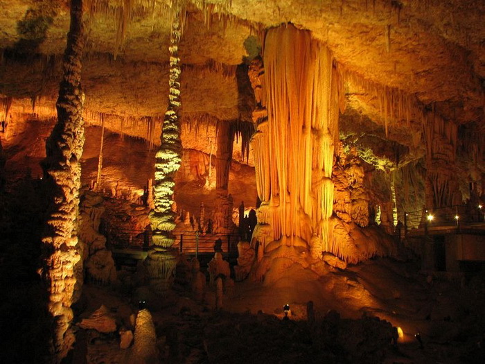 Сталактитовая пещера Авшалом в Израиле