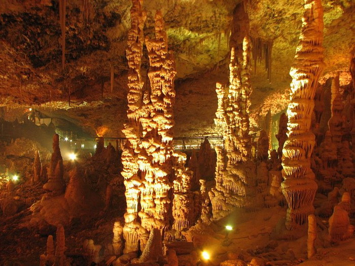 Сталактитовая пещера Авшалом в Израиле