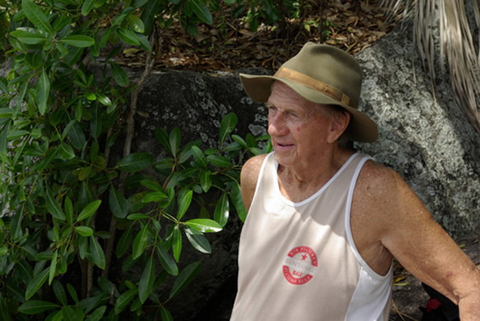 Брендон Гримшоу прожил 40 лет на необитаемом острове
