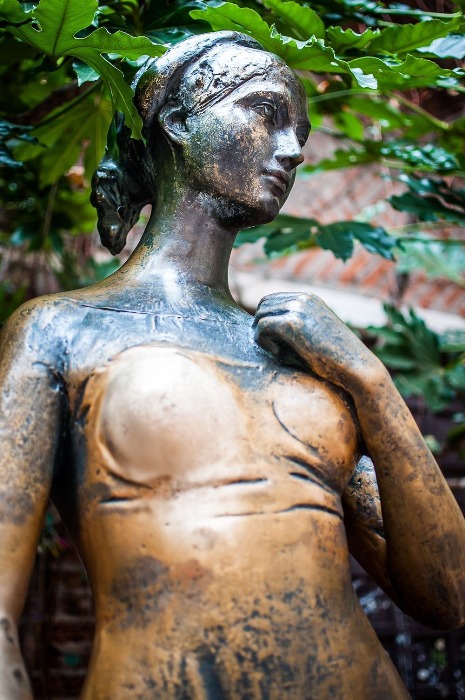 Бронзовая статуя Джульетты