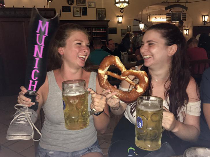 Пиво и Брецель в Мюнхене.