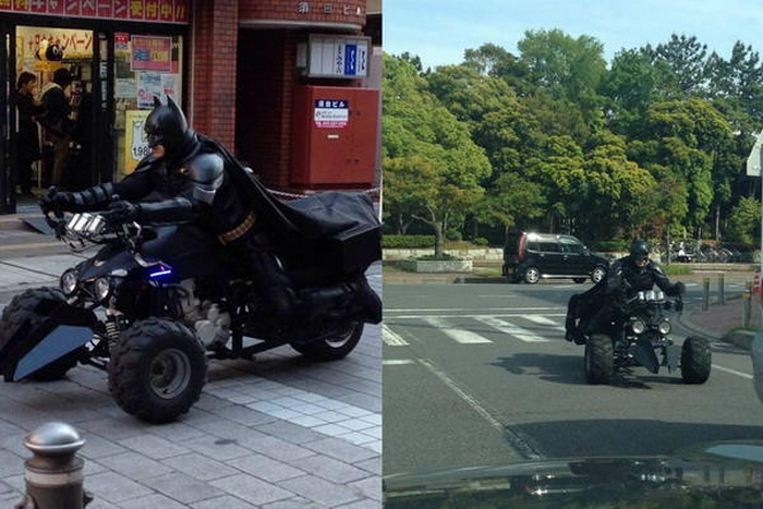Японский Бэтмен и его бэтцикл
