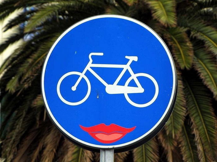 Креативные дорожные знаки от французского художника Клета Авраама