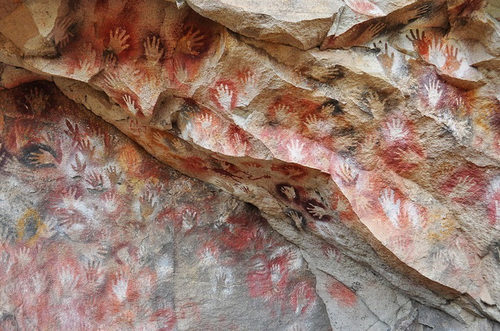 Пещера рук в Патагонии - крупнейший доисторический памятник наскальной живописи
