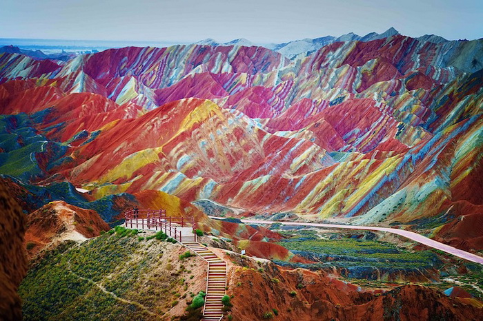 Разноцветные скалы Чжанъе Данься