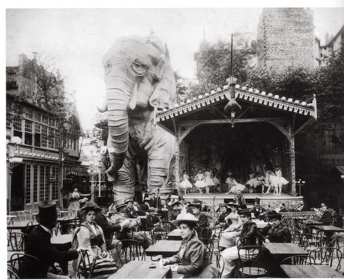 Гигантский слон - одна из забытых достопримечательностей Мулен Руж