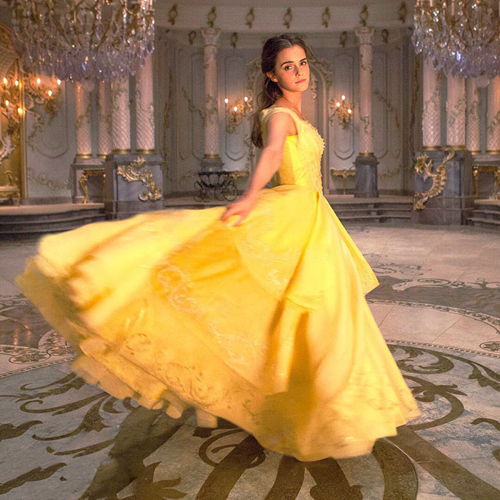 Эмма Уотсон в роли Красавицы: диснеевское бальное платье ей очень к лицу