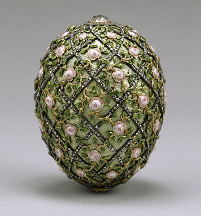 Яйцо с решеткой и розами, Фаберже, 1907