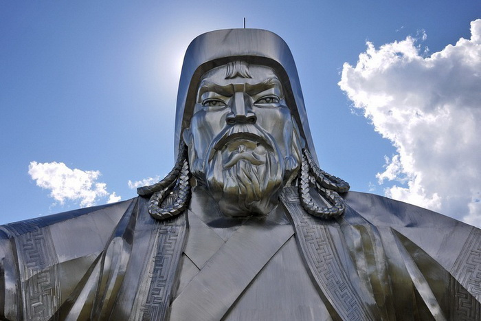 Чингисхан - монгольский национальный герой