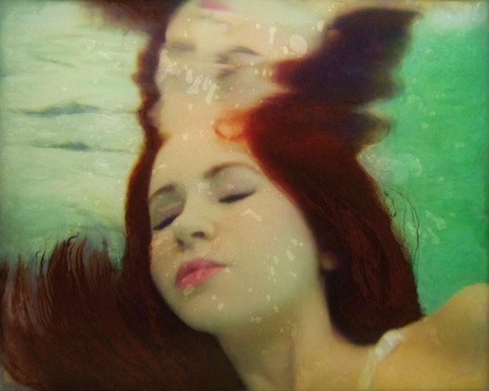 Излюбленная тема Джесики Данеган - девушки под водой