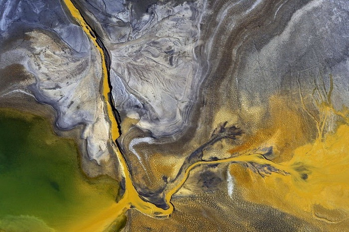 Сточные воды Жераньской ТЭС. Аэрофотография от Каспера Ковальски (Kacper Kowalski)