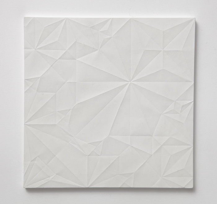 Оригами выполнено из целого листа бумаги