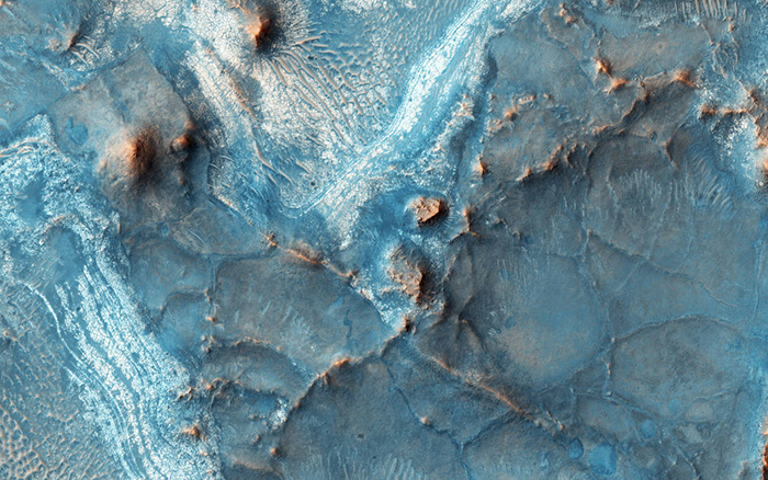 Ямы Нили являются одной из самых красочных областей Марса