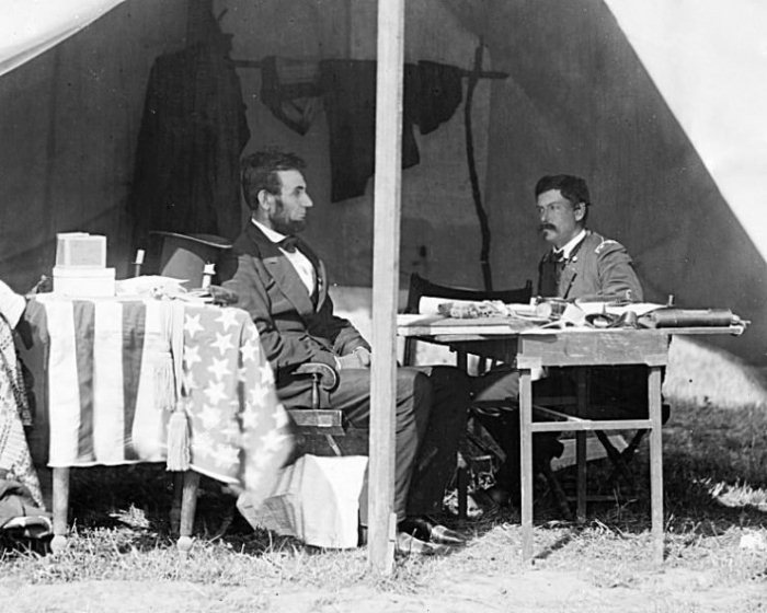 Линкольн и Макклеллан после сражения при Энтитеме.