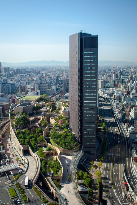 Террасный парк на крыше торгового комплекса Намба (Осака, Япония)