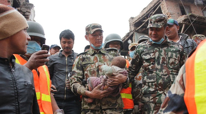 Невероятное спасение после землетрясения в Непале