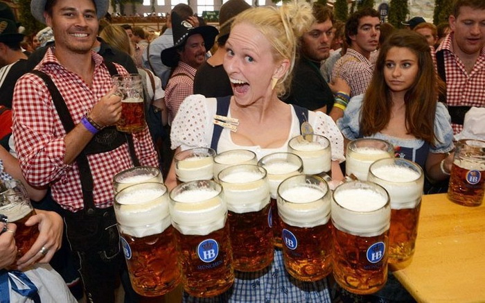 Октоберфест-2012: 12 кружек с мюнхенским пивом
