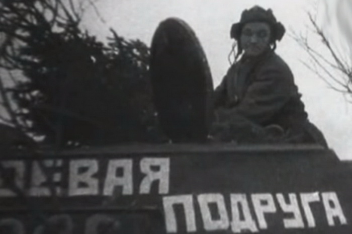 Мария Октябрьская и ее танк «Боевая подруга»