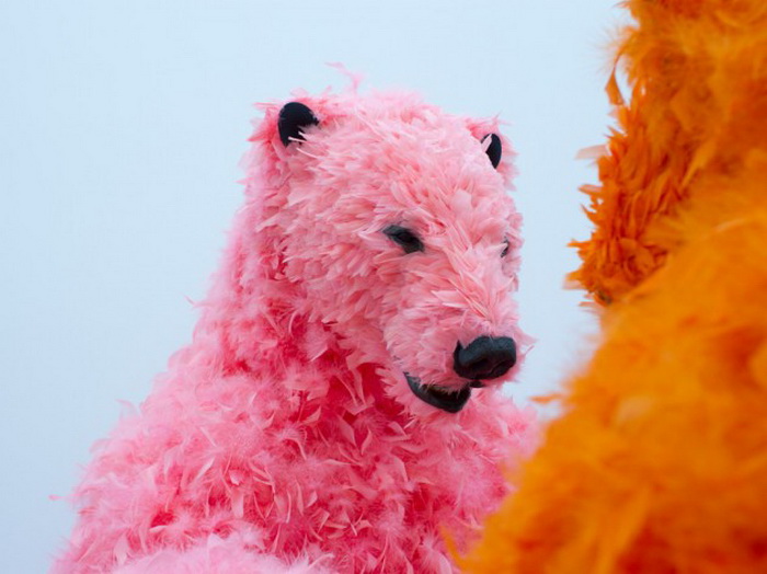 Разноцветные медведи в инсталляции Паолы Пиви