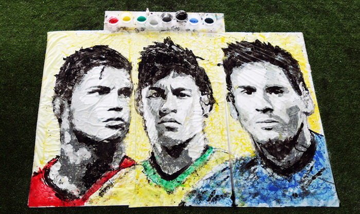 Портреты футболистов, нарисованные при помощи мяча