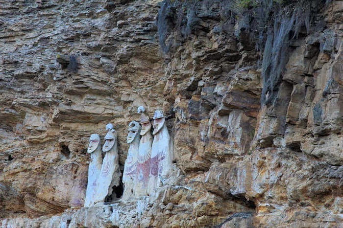 Древнейшие саркофаги в Перу
