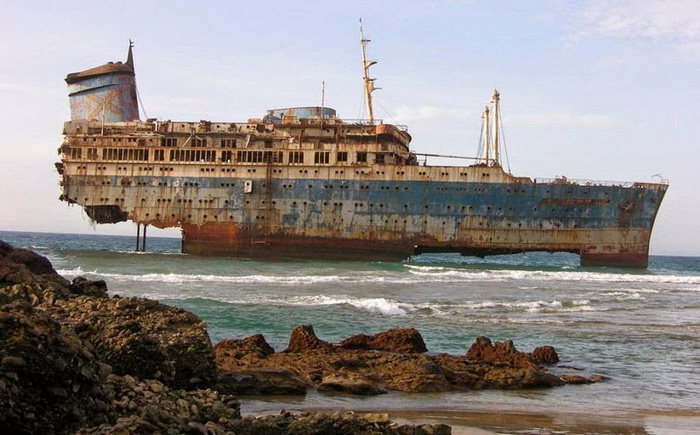 Затонувшее океанский лайнер «SS America»