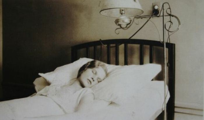 Эпидемия сонной болезни в начале ХХ века унесла более 1 млн жизней.