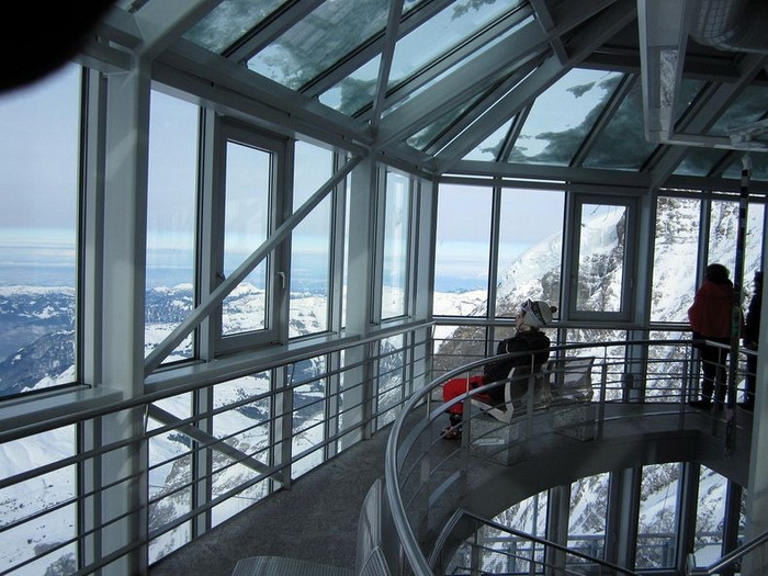 Со смотровой площадки обсерватории *Сфинкс* открывается замечательный вид на Альпы