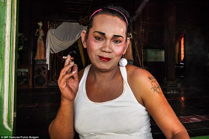 Трансгендеры в Индонезии: жизнь в изгнании
