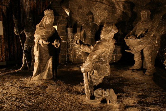 Скульптуры в соляной шахте Величка (Польша)