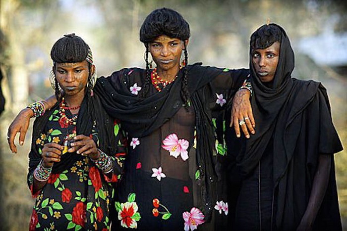 Женщины племени Wodaabe признаны одними из самых красивых в Африке