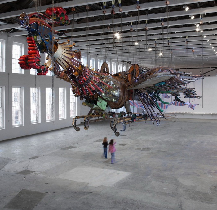 Скульптурная инсталляция китайского художника Xu Bing символизирует экономическое развитие Китая
