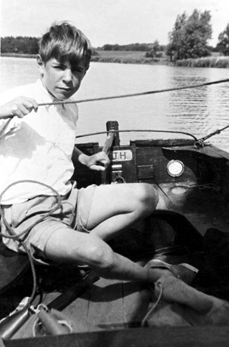 Стивен Хокинг на рыбалке.