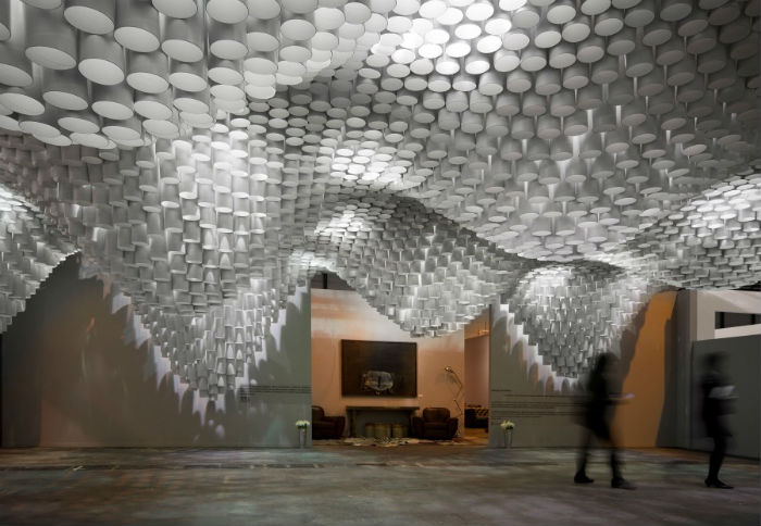 Световая инсталляция Paper Chandeliers («Бумажная люстра») украсила вип-зону выставочного комплекса IFEMA (Мадрид)