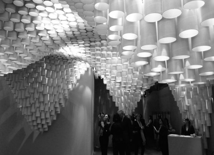 Архитектурная студия Кристины Парреньо совместно со студентами Массачусетского технологического института создала необычную световую установку.